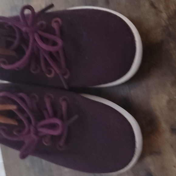 Allbirds dark purple shoes - Picture 3 of 4